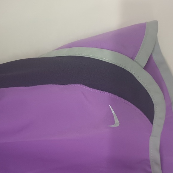 Nike - Picture 7 of 7